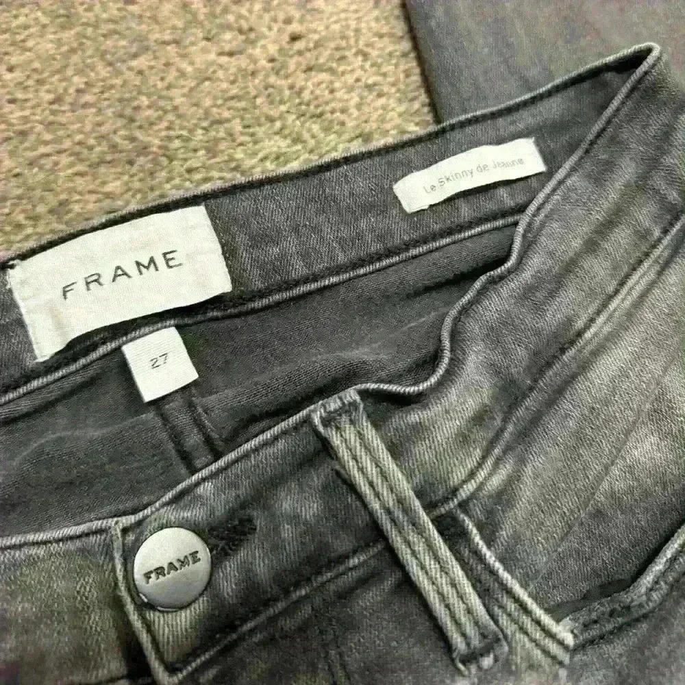 Frame Le Skinny de Jeanne Raw Hem Ankle Women Jeans in Black Grey Kinder Size 27 - Picture 10 of 10